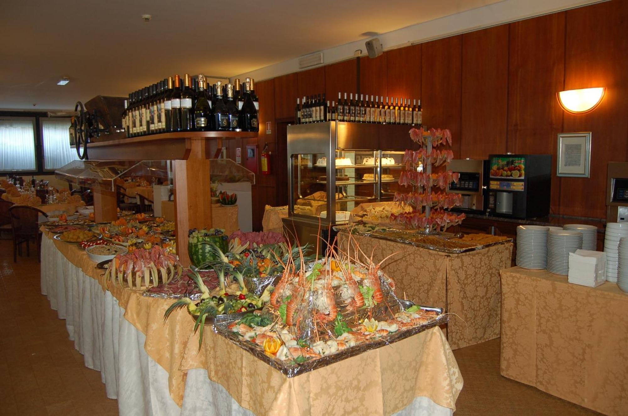 Hotel Leonardo Da Vinci Wellness SPA Bibione Esterno foto