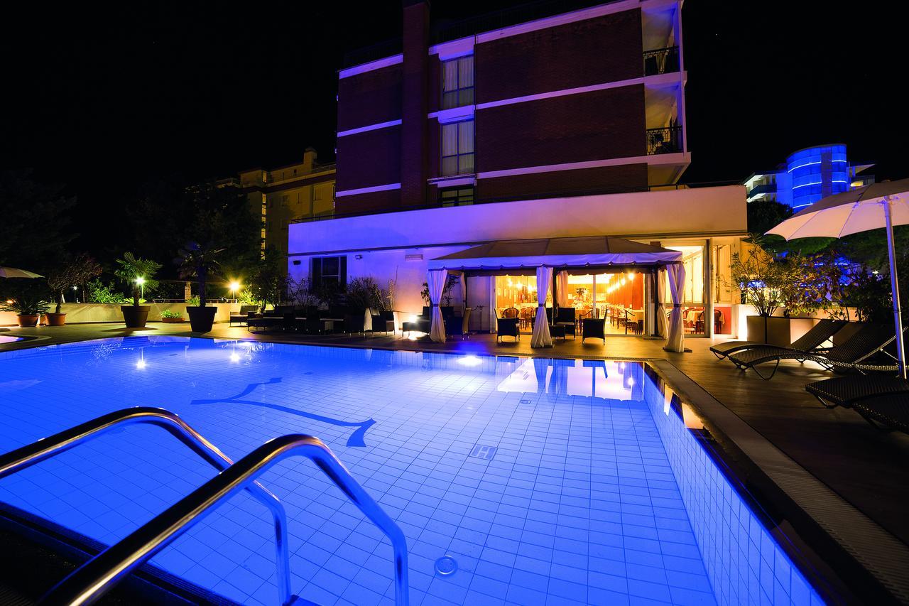 Hotel Leonardo Da Vinci Wellness SPA Bibione Esterno foto